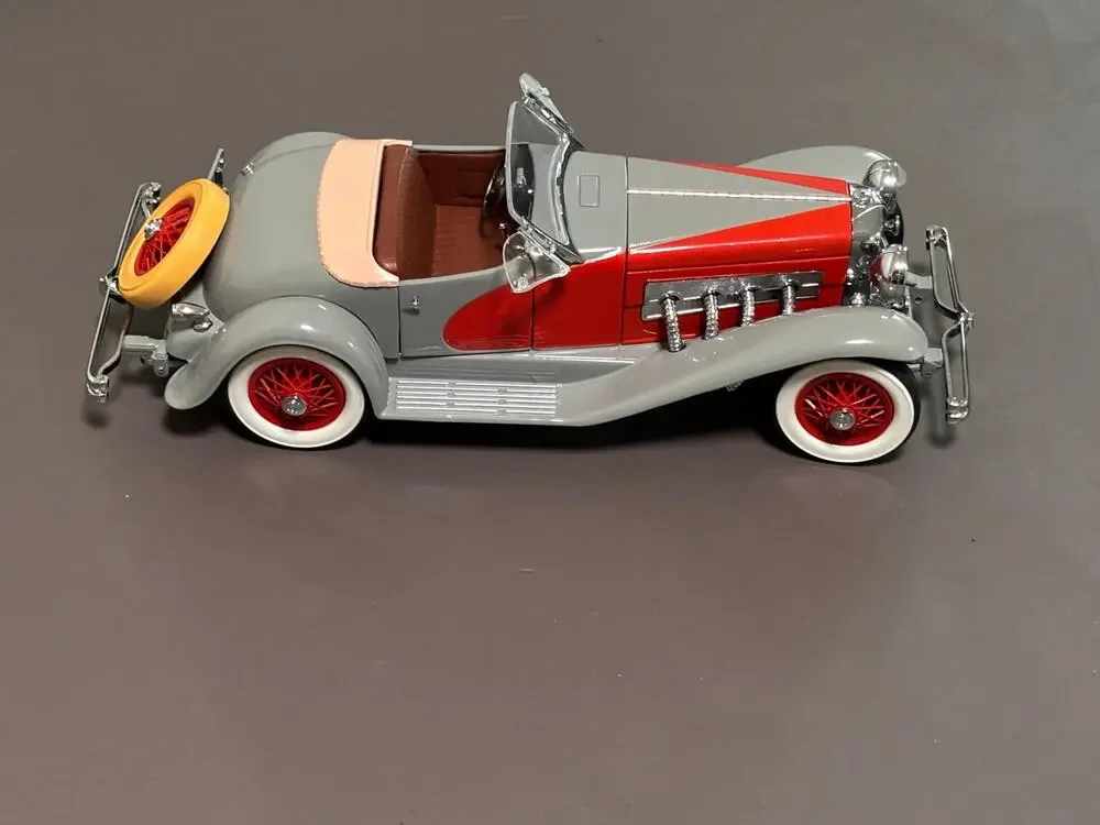 Danbury Mint 1935 Duesenberg SSJ Speedster Die Cast Model 1:24 Gray/Red 1987